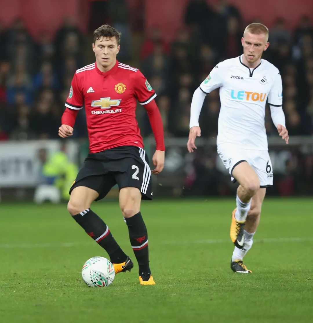 现在效力于 现在效力于